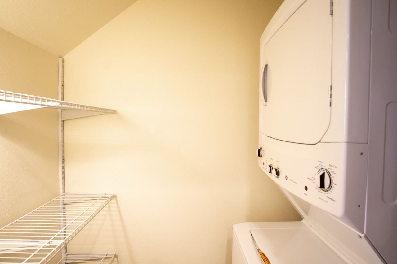 2007 Ne Broadway St #7 - Photo 6 of 16