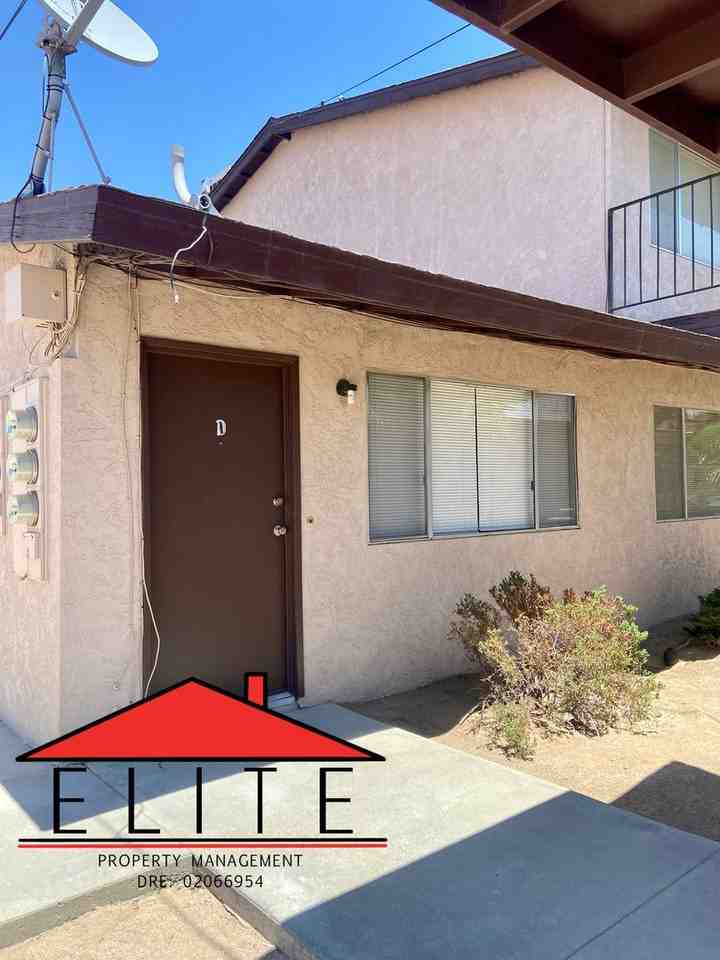 645 E Ridgecrest Blvd - Photo 2 of 13