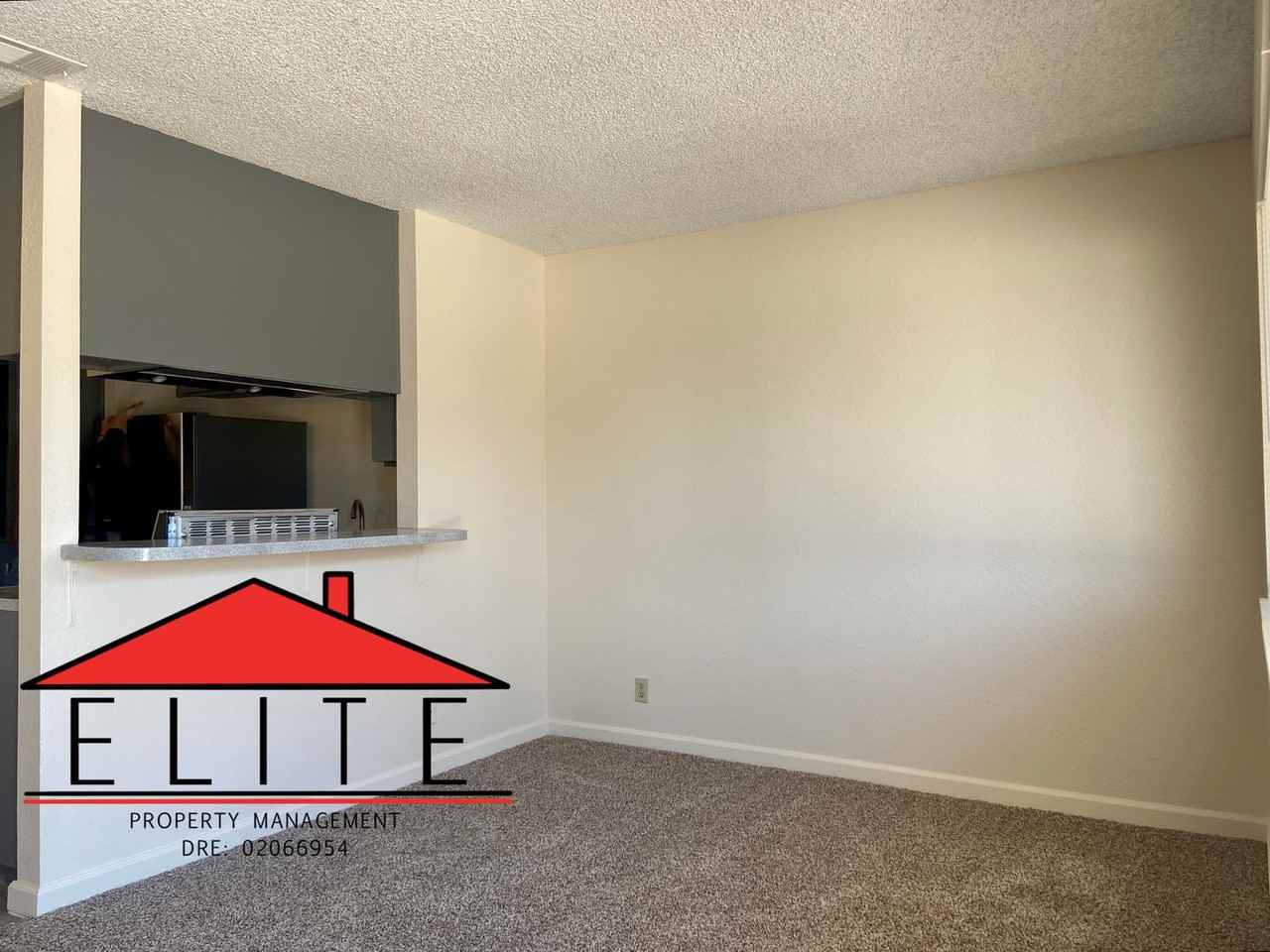 645 E Ridgecrest Blvd - Photo 3 of 13