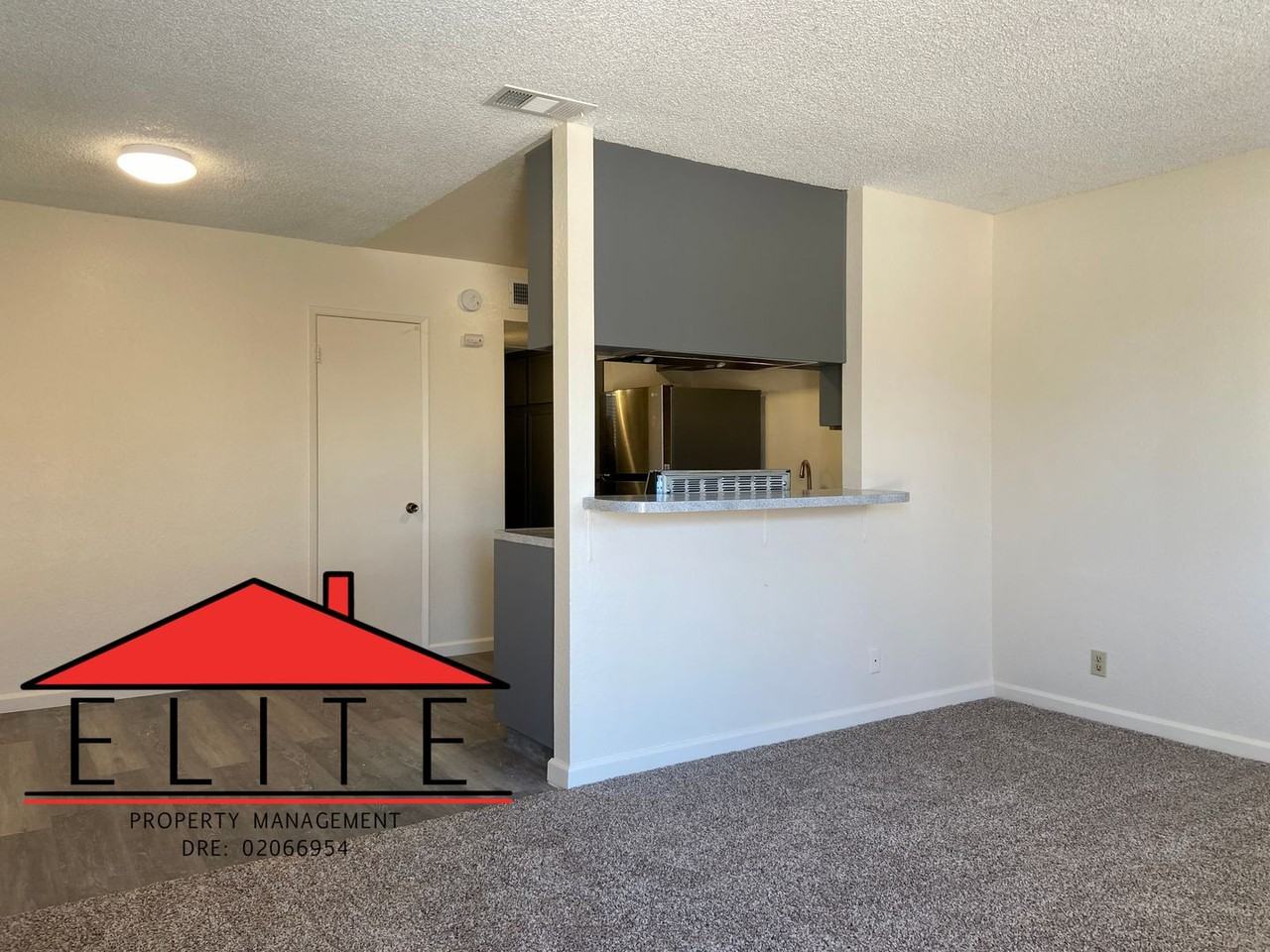 645 E Ridgecrest Blvd - Photo 4 of 13