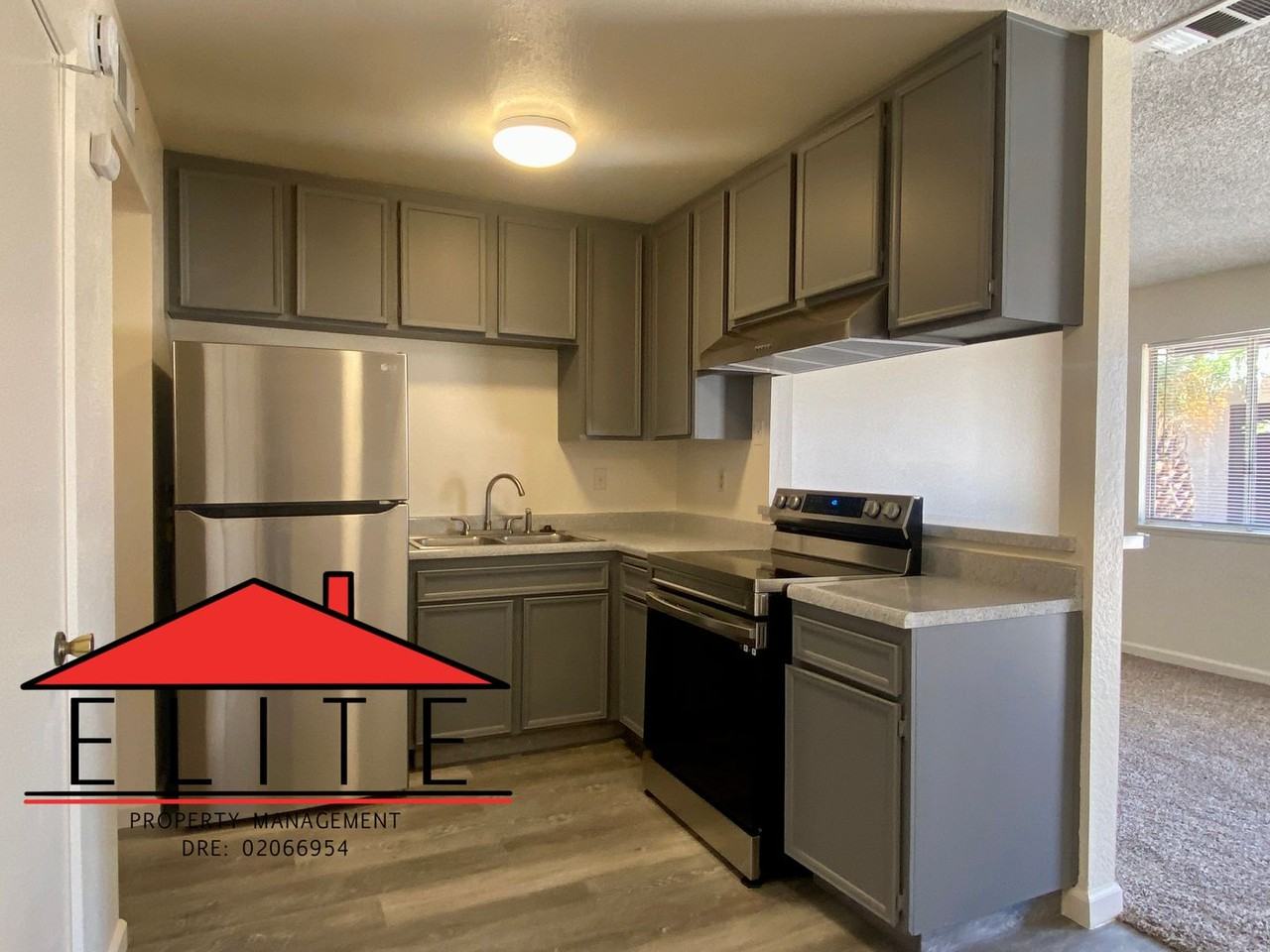 645 E Ridgecrest Blvd - Photo 6 of 13