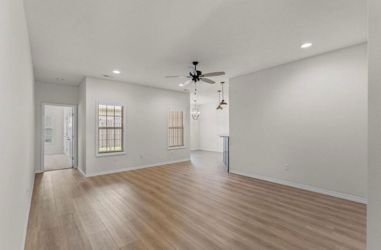 3005 W Cardinal St - Photo 2 of 18