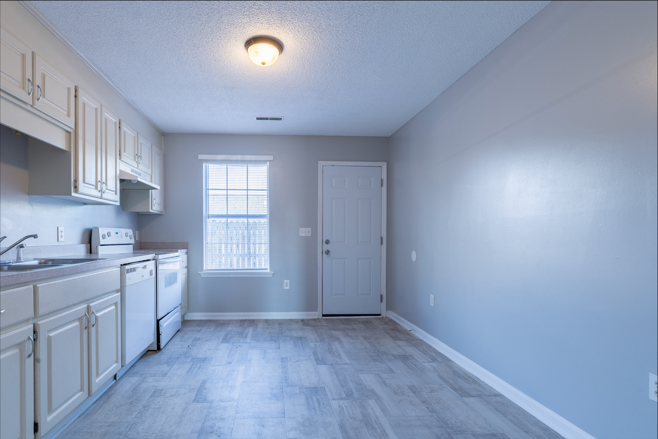 126 Tonyota Ct - Photo 4 of 8