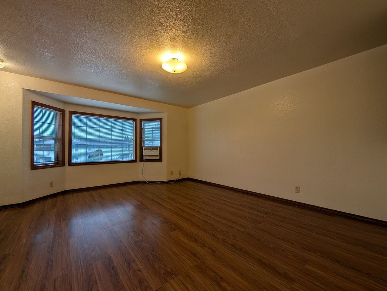 1201 R St #3 - Photo 5 of 13