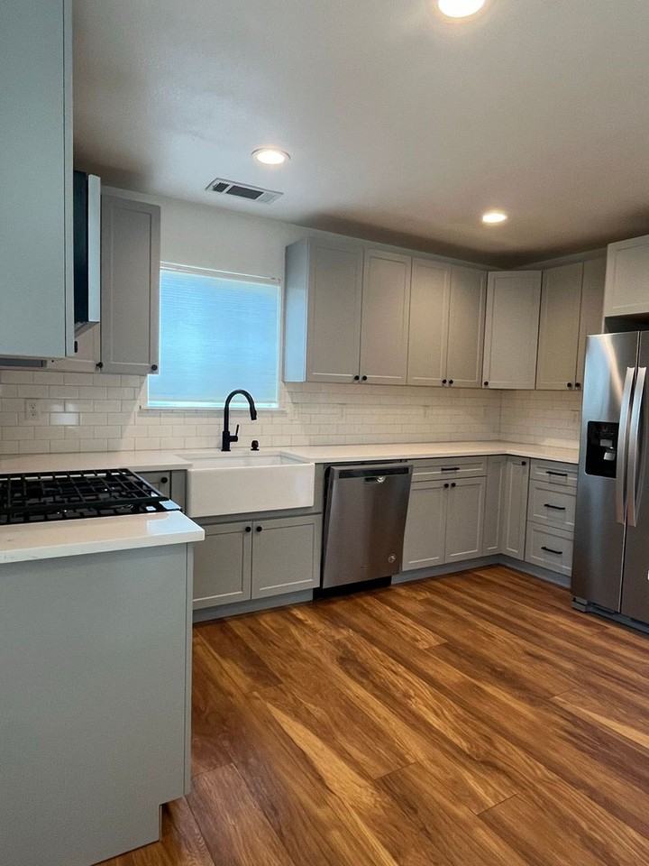 1129 Stewart Ave #B - Photo 4 of 11