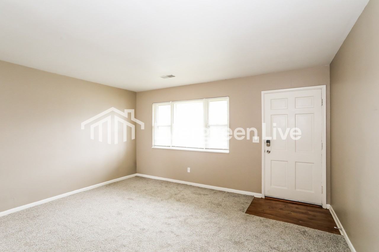 2574 Belhaven Dr - Photo 3 of 15