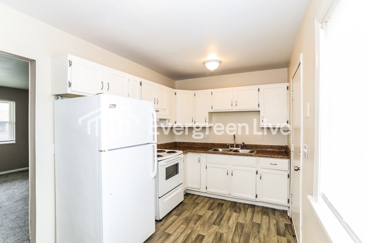 2574 Belhaven Dr - Photo 5 of 15