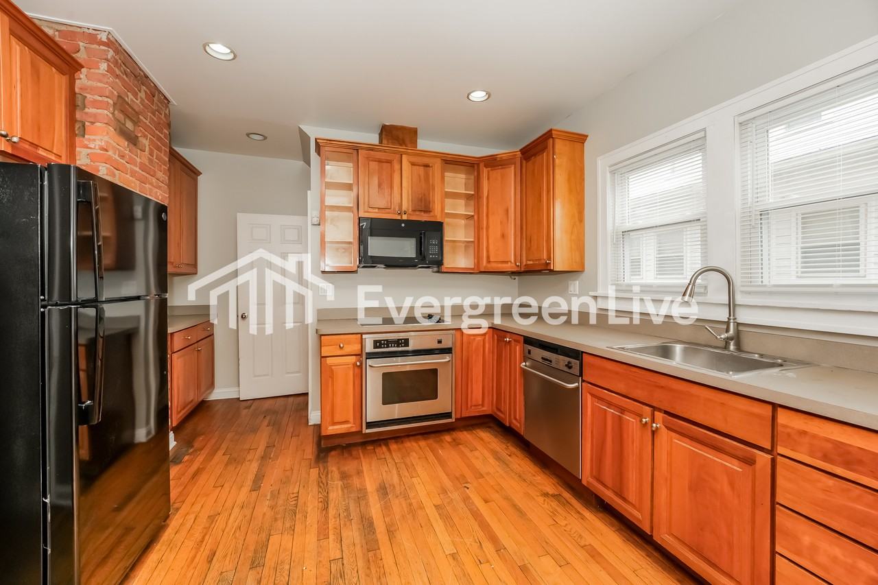 3406 Beechwood Ave - Photo 5 of 15