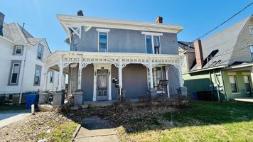 featured image of 822 W Maxwell St