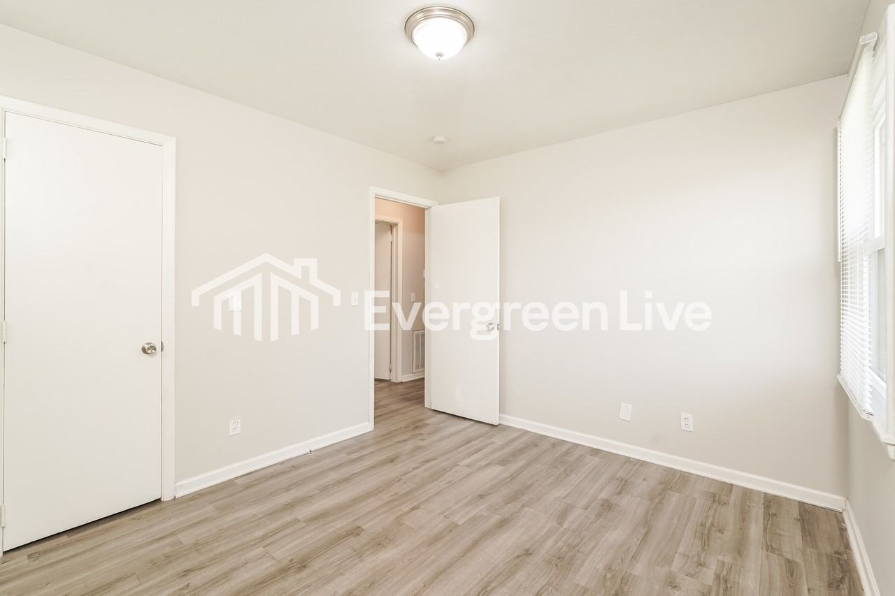 2428 Sumac Dr - Photo 7 of 15