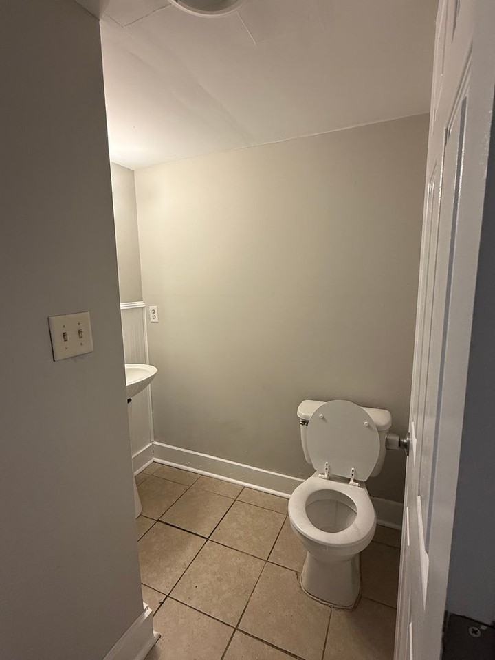 810 Schmitt Rd - Photo 4 of 12