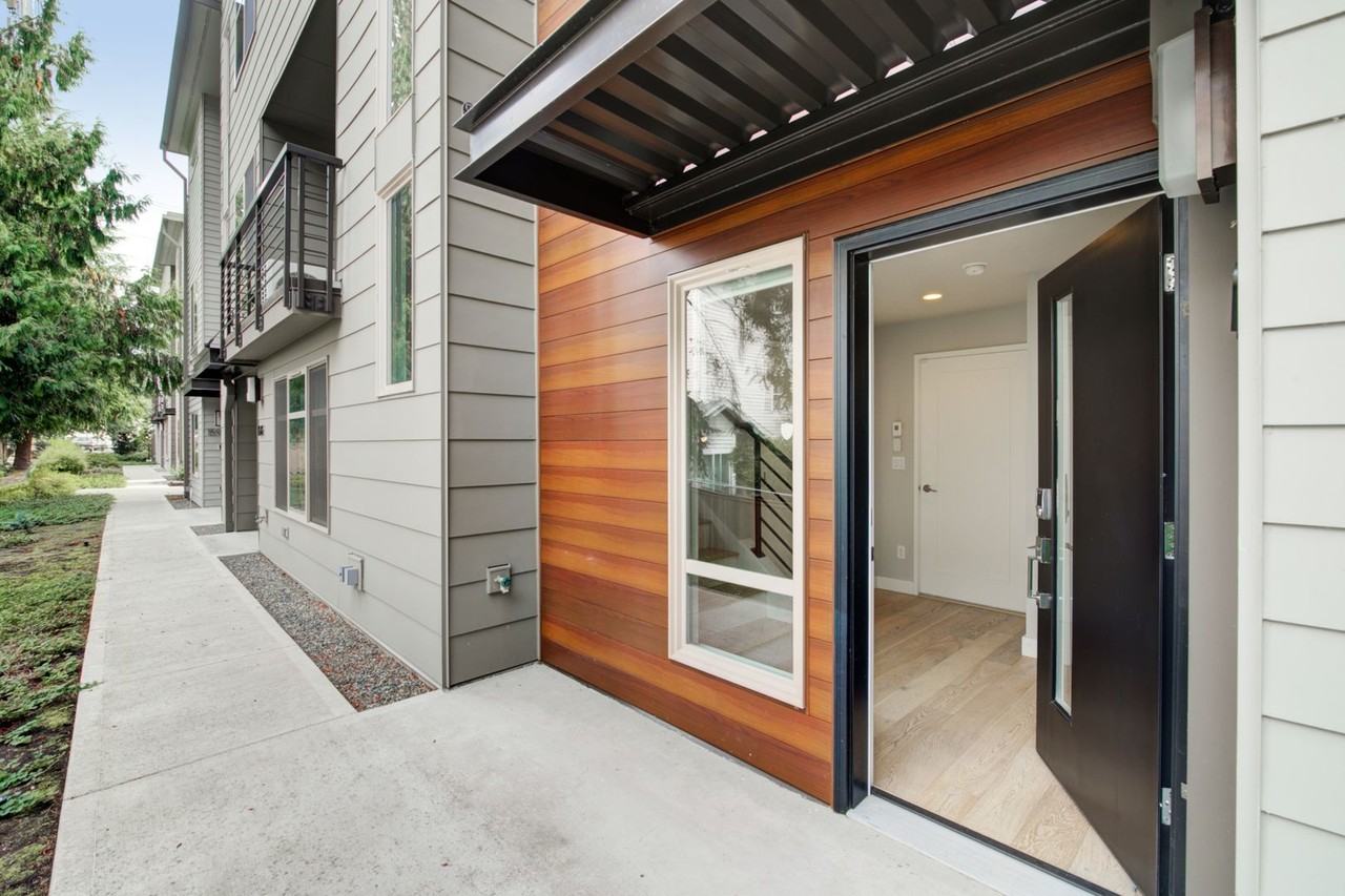 1579 163rd Pl Ne - Photo 6 of 46