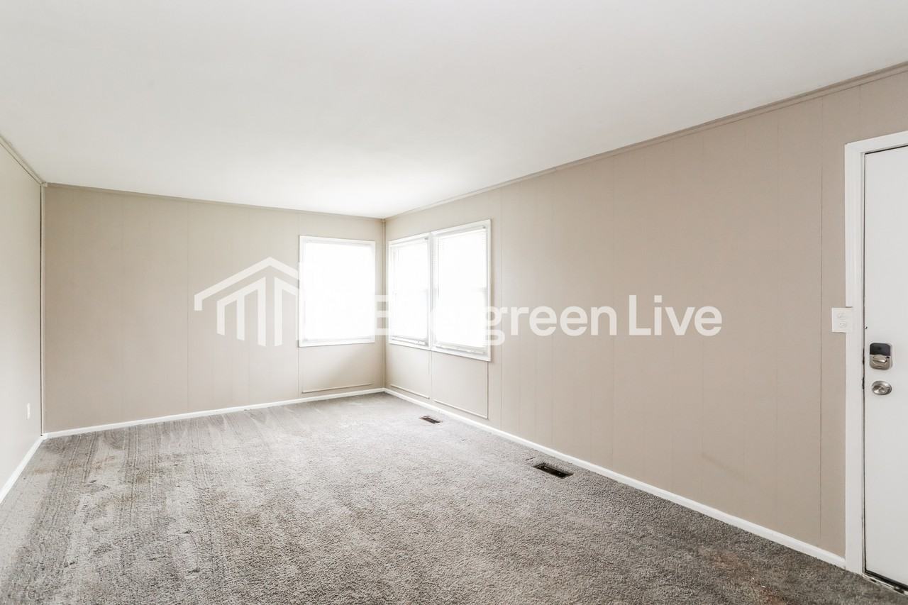 2534 Adams Rd - Photo 3 of 15
