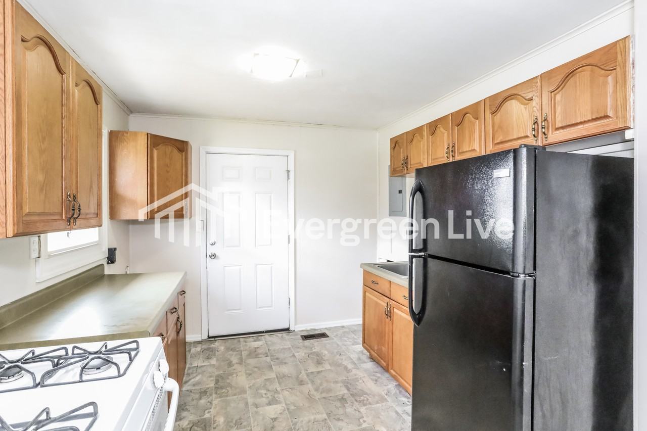 2534 Adams Rd - Photo 5 of 15