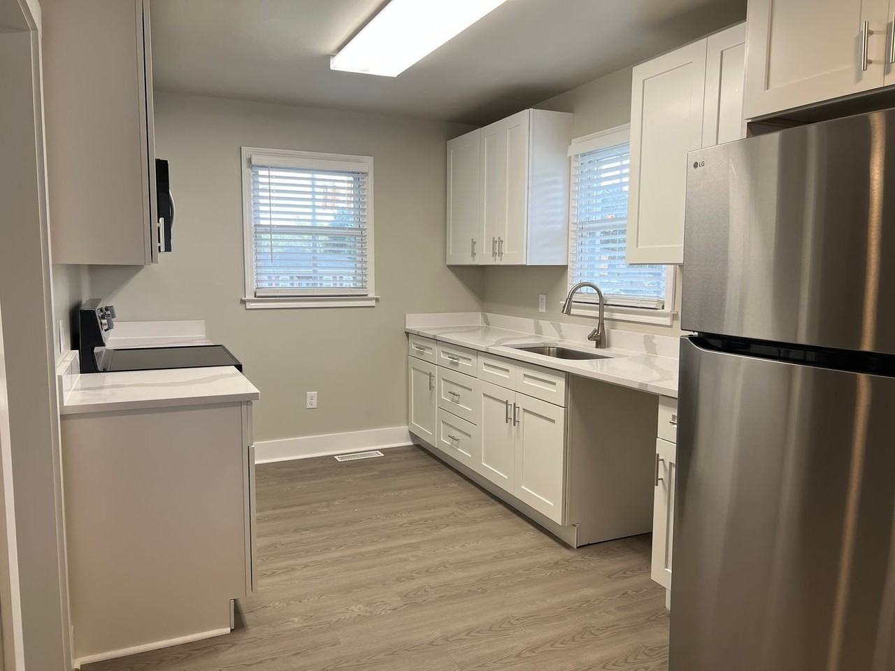 801 Hudson Rd - Photo 2 of 11