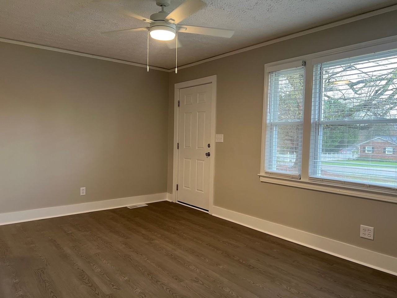 801 Hudson Rd - Photo 4 of 11