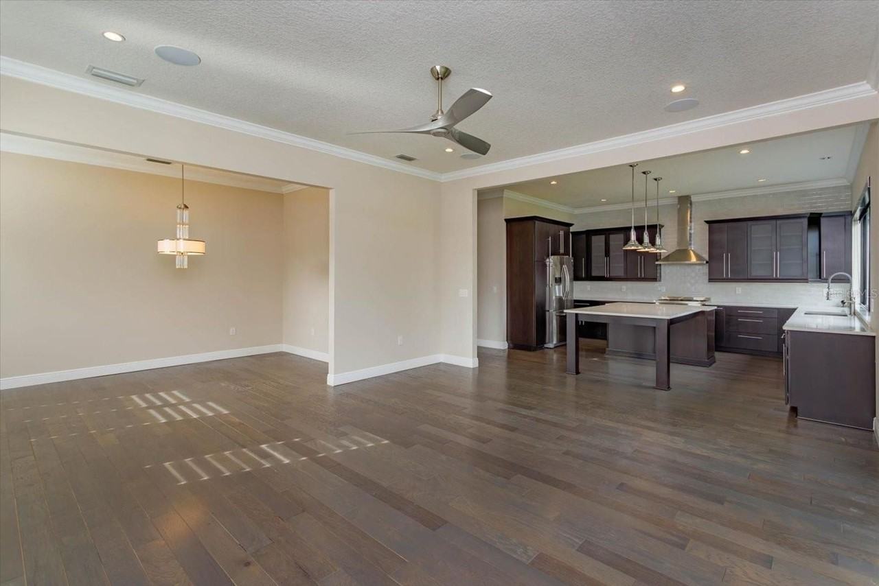 1441 Oneco Ave - Photo 7 of 35