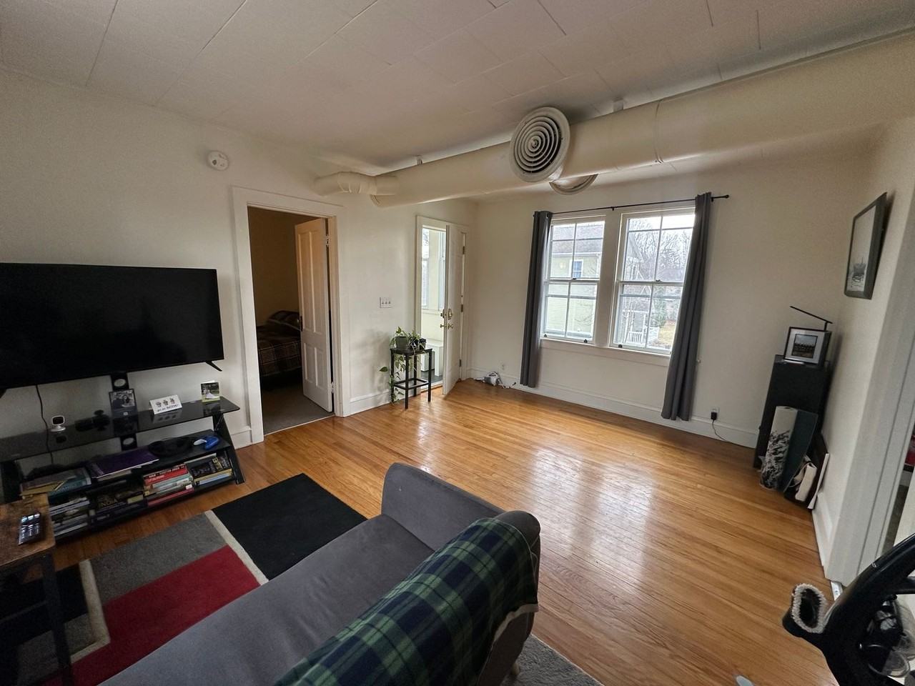 155 Plattsburg Ave - Photo 3 of 26