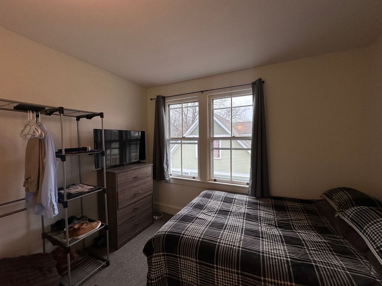 155 Plattsburg Ave - Photo 5 of 26