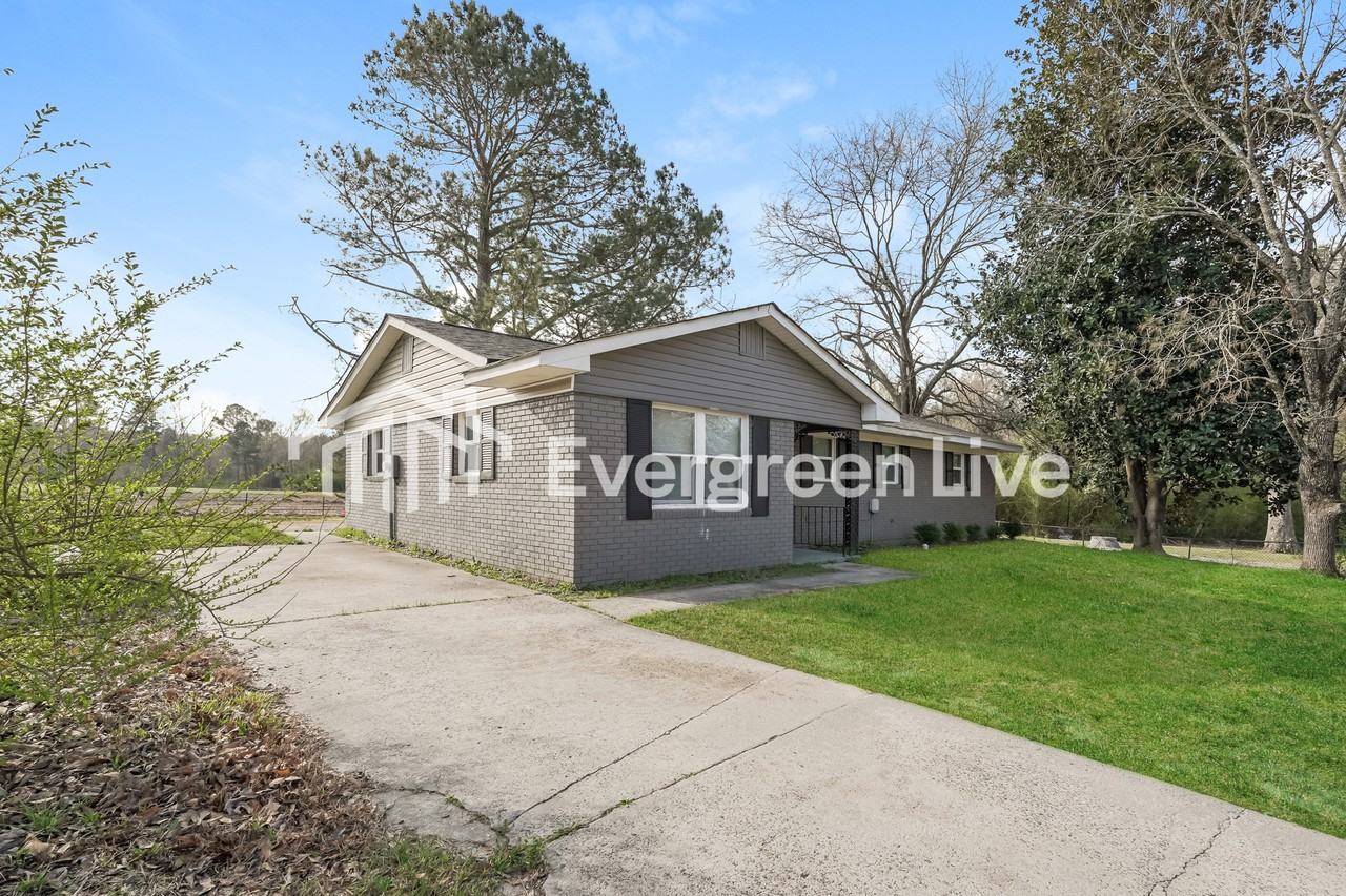 3636 Meadowlark Rd - Photo 2 of 15