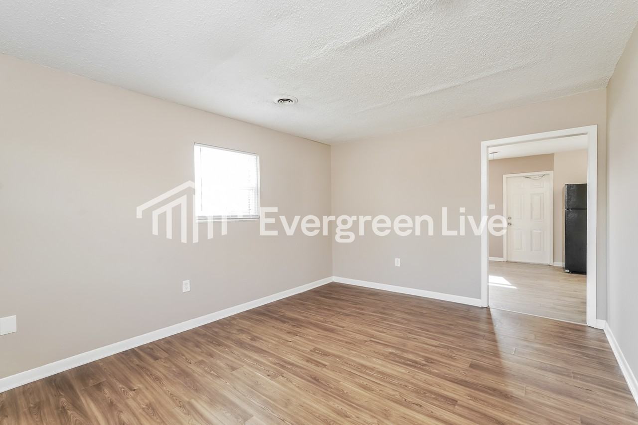 3636 Meadowlark Rd - Photo 3 of 15