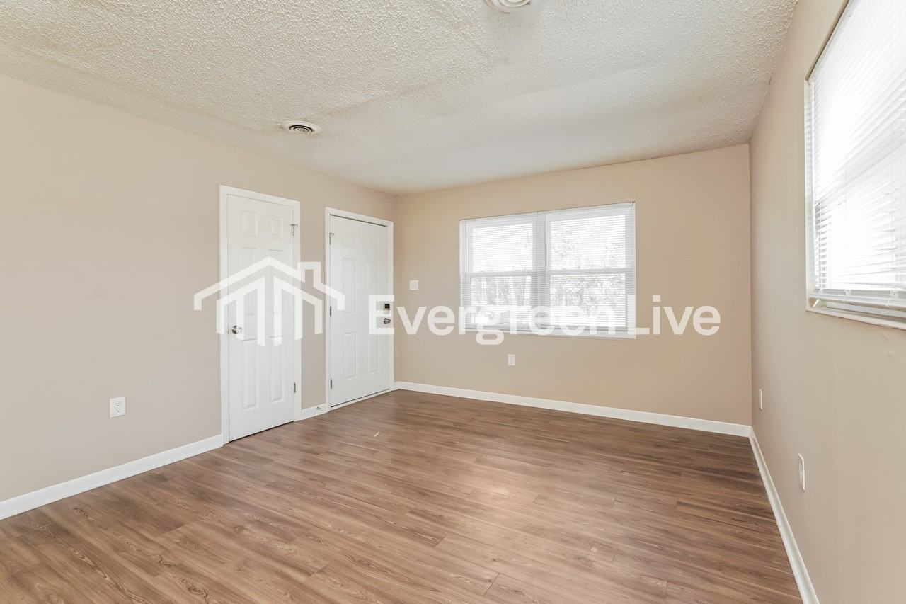 3636 Meadowlark Rd - Photo 4 of 15