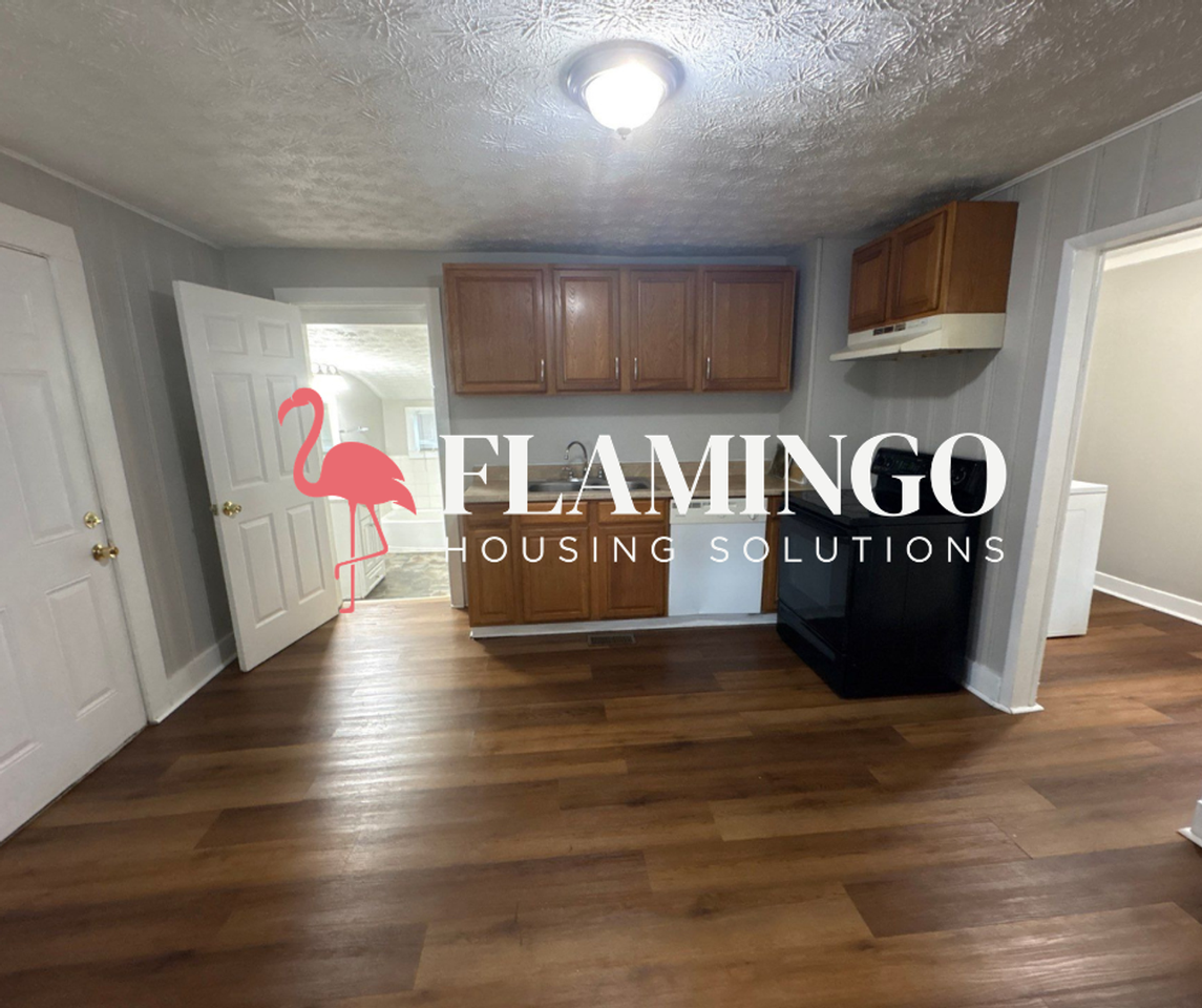 173 Baltimore St - Photo 3 of 18