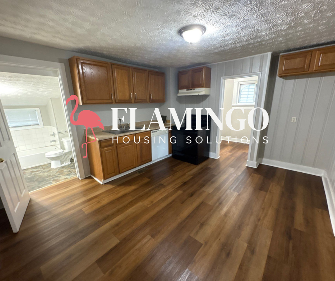 173 Baltimore St - Photo 4 of 18