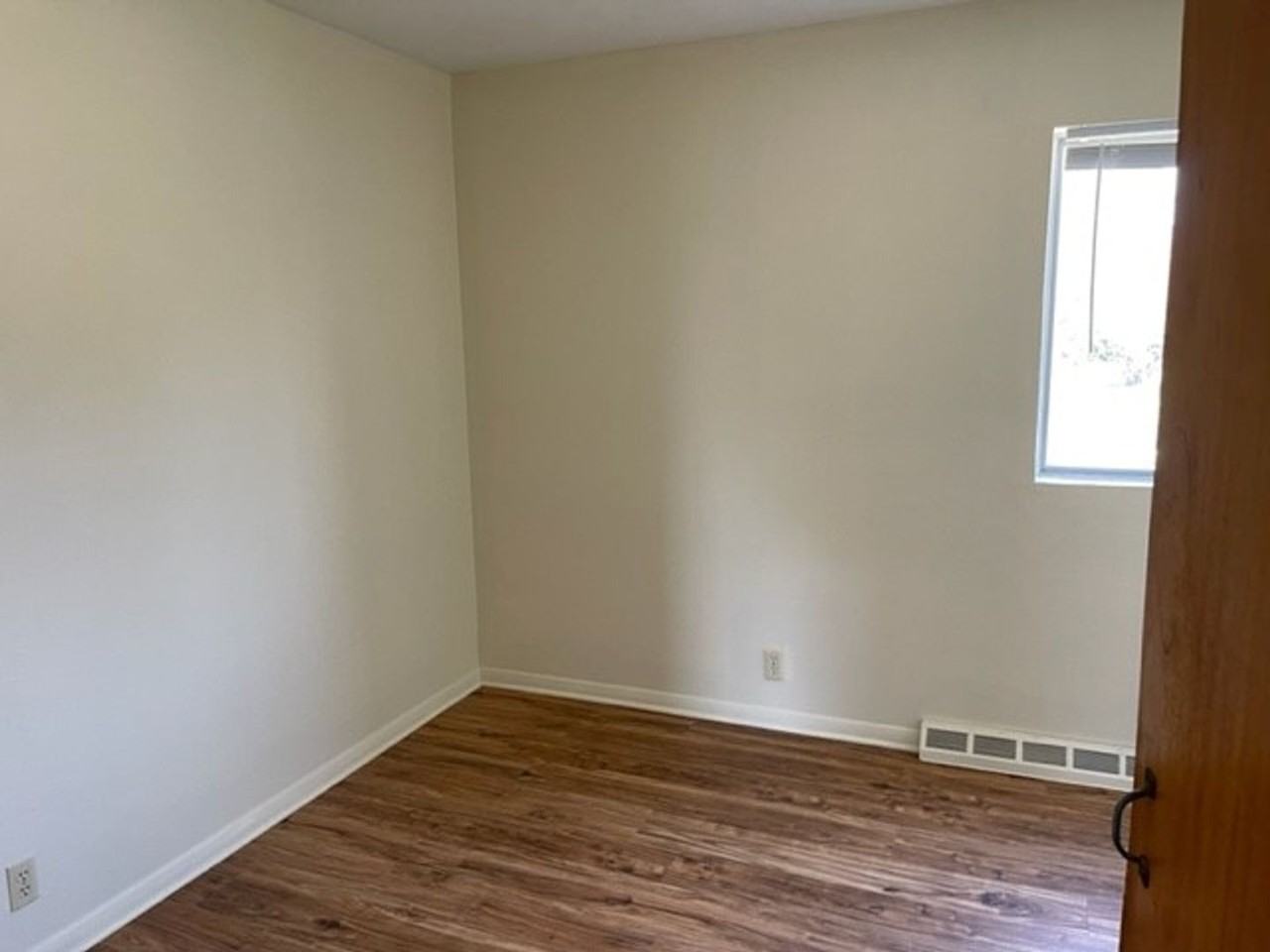 507 W Kirby Ave - Photo 2 of 9