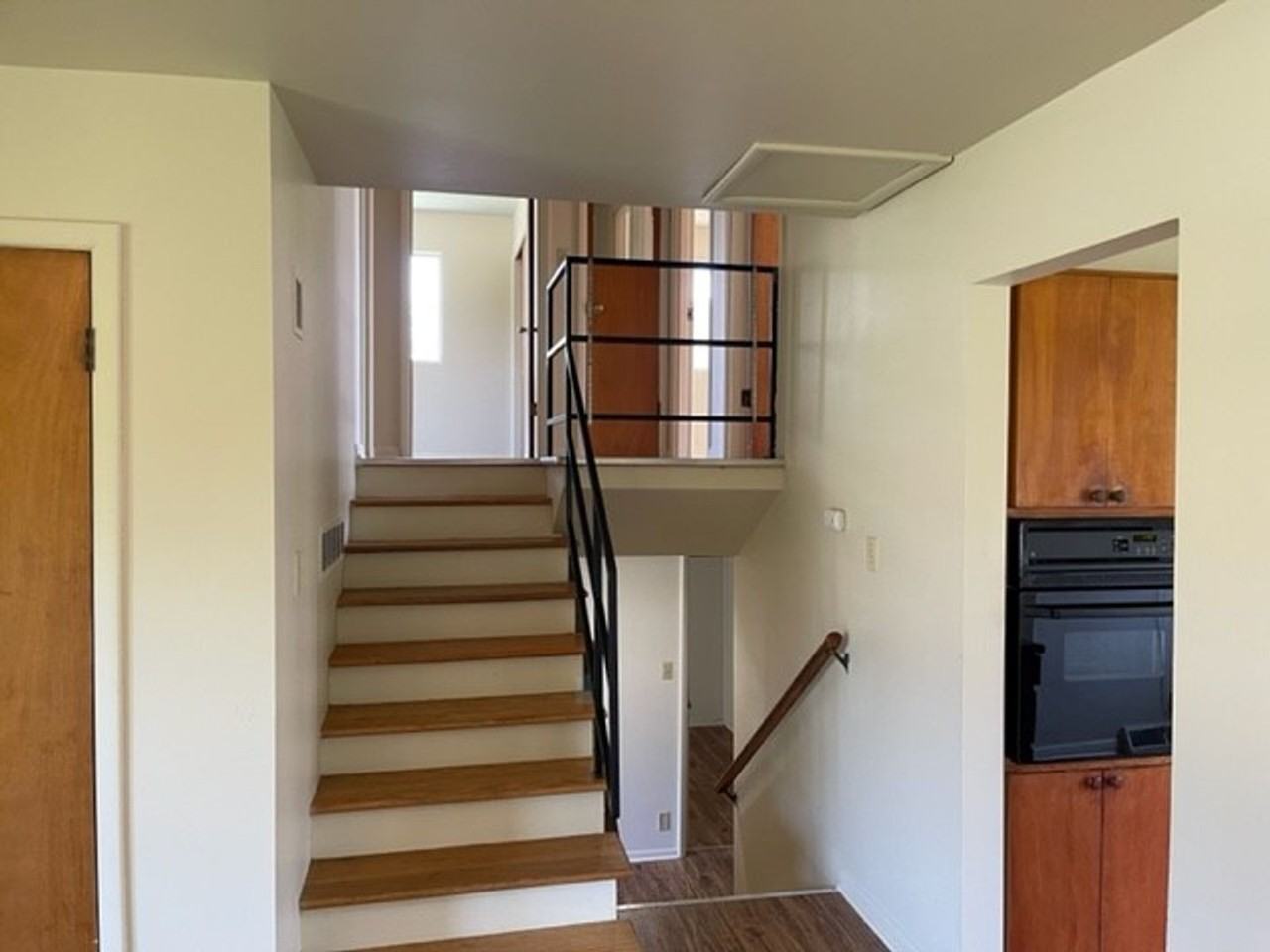 507 W Kirby Ave - Photo 5 of 9