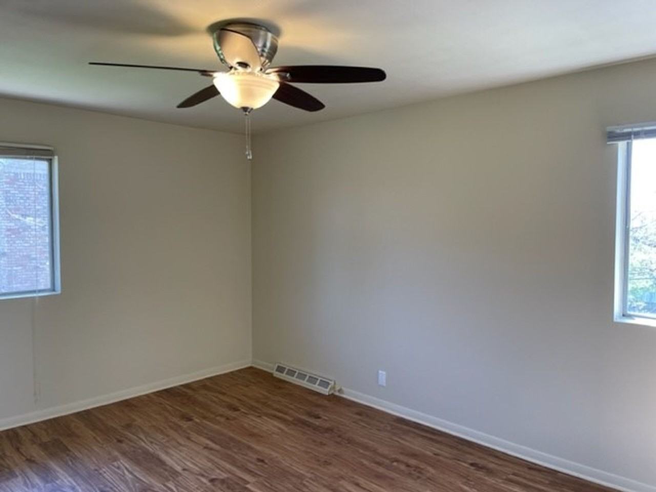 507 W Kirby Ave - Photo 7 of 9