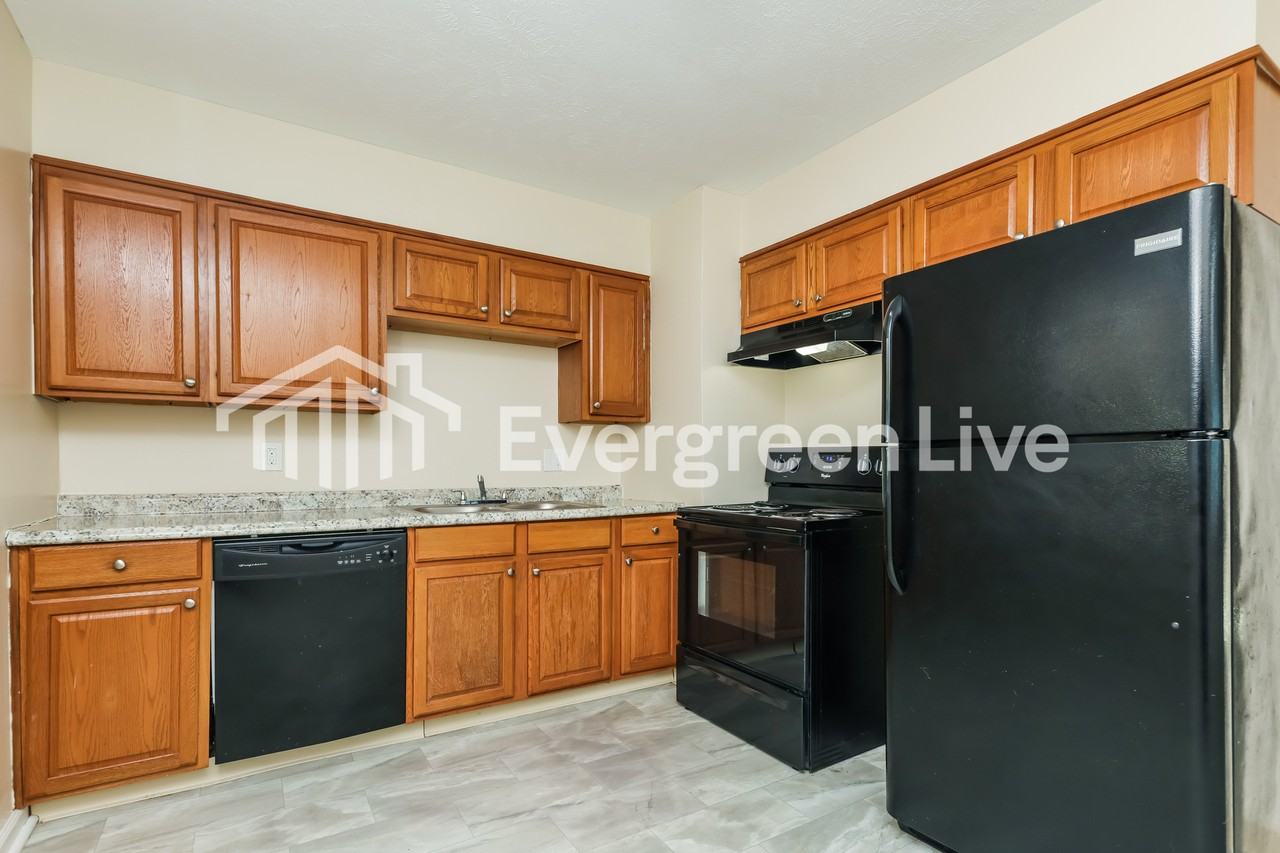 49 Thorpe Dr - Photo 5 of 15