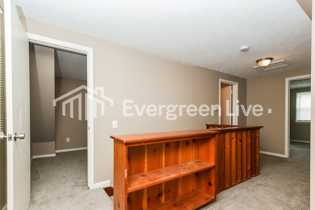 49 Thorpe Dr - Photo 6 of 15