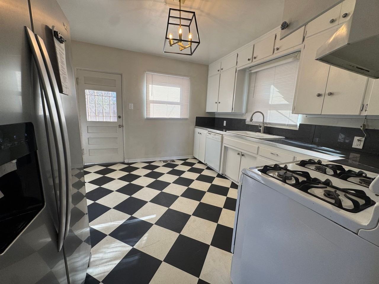 1142 Vassar Dr Ne - Photo 6 of 14