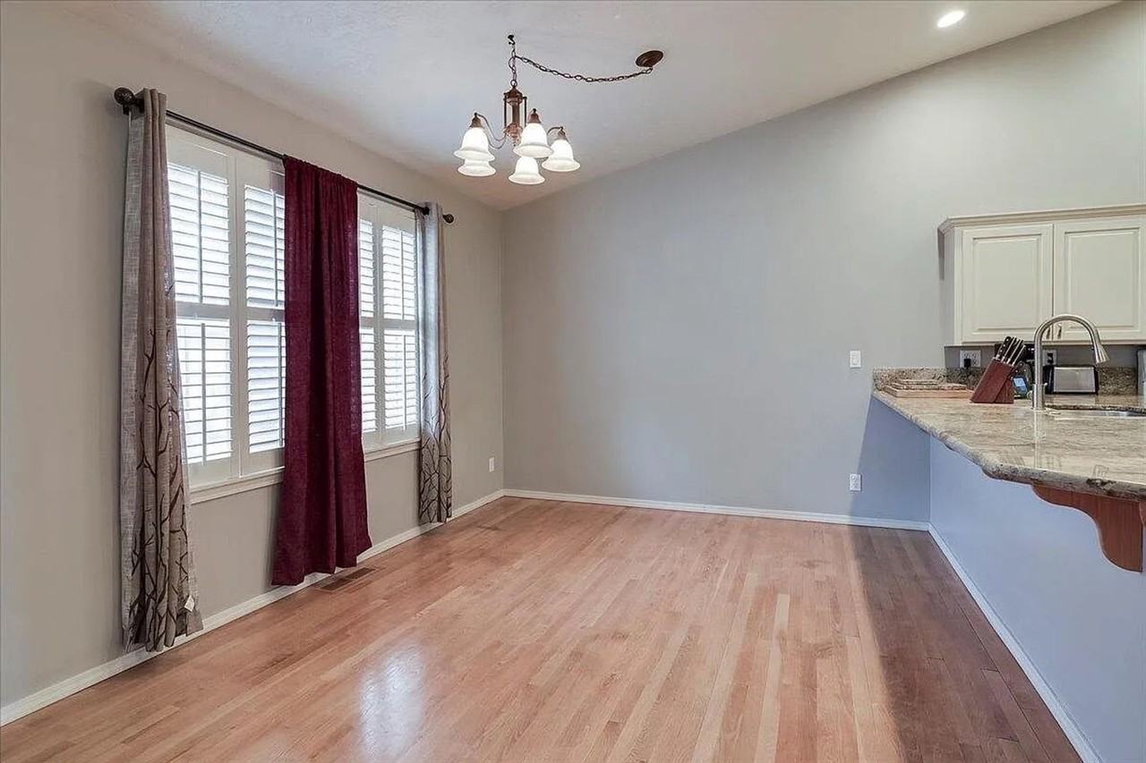 713 Ne Sandstone Ct - Photo 7 of 31