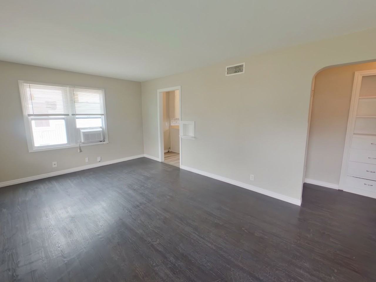 1842 N Minneapolis St - Photo 2 of 9