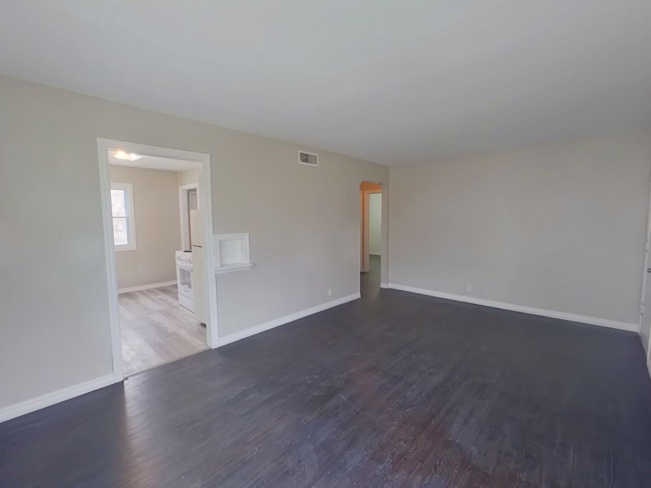 1842 N Minneapolis St - Photo 3 of 9