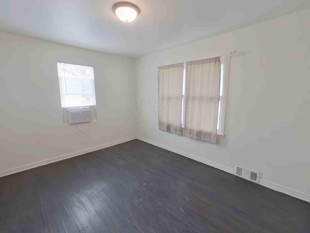 1842 N Minneapolis St - Photo 6 of 9