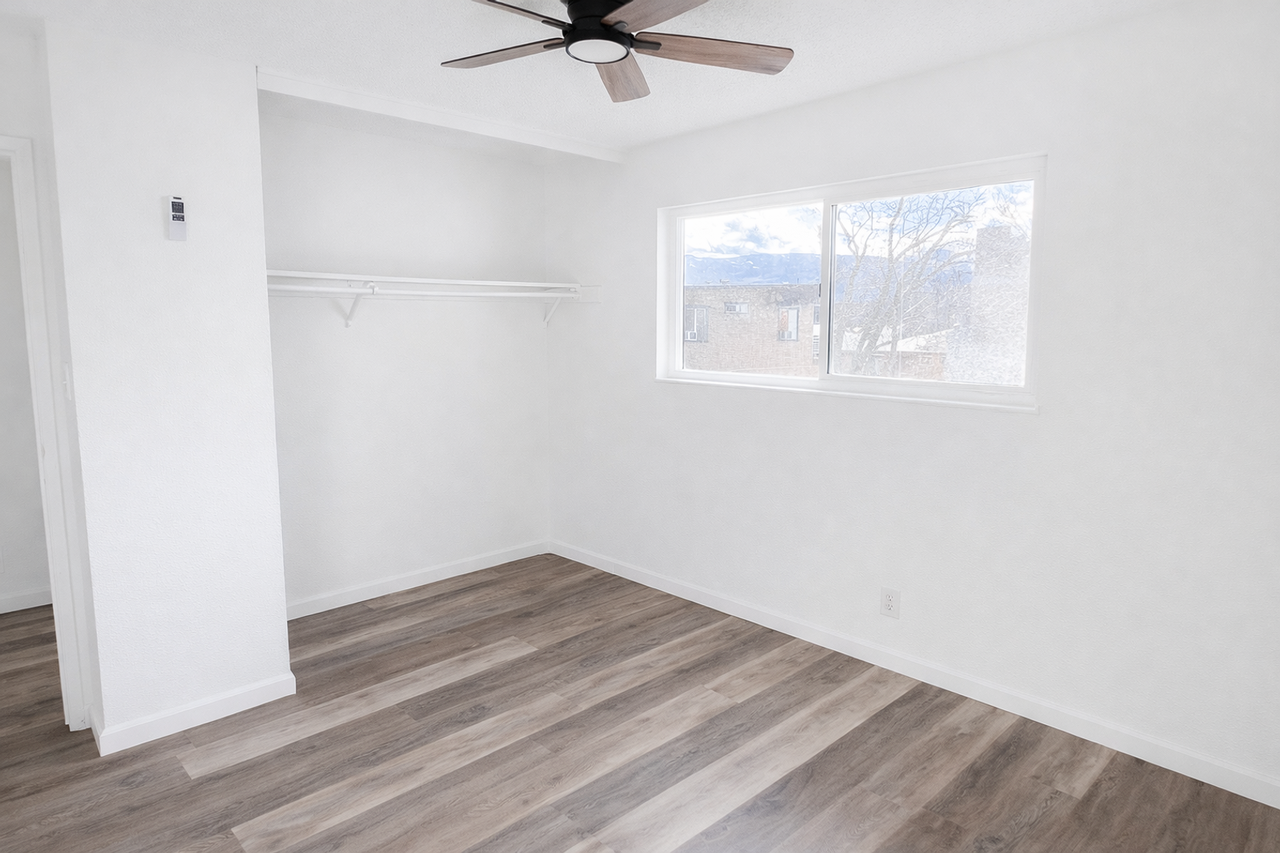 Elm Glen Apartments - Photo 7 of 17