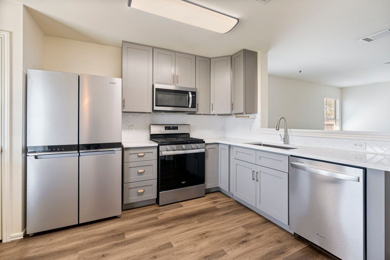 348 Atlantis - Photo 4 of 17