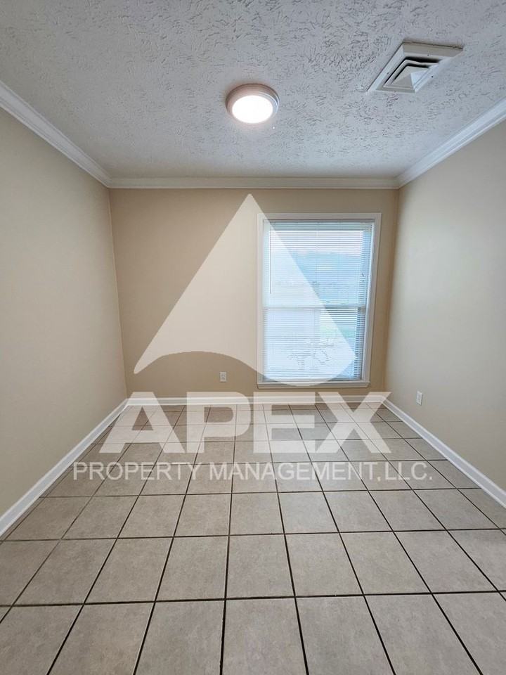 9515 Hidden Oak Way - Photo 3 of 31