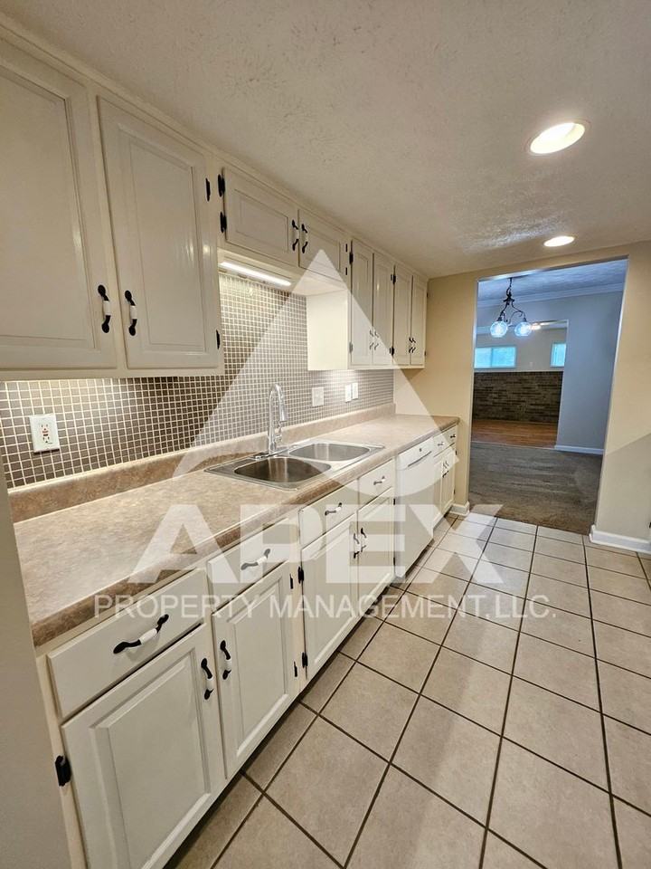 9515 Hidden Oak Way - Photo 5 of 31