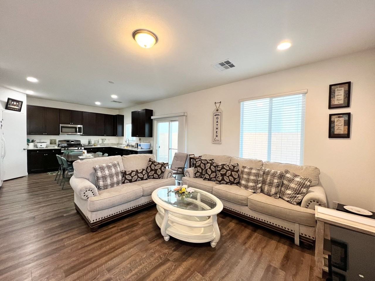 5276 Sherwood Forest Ln - Photo 3 of 31