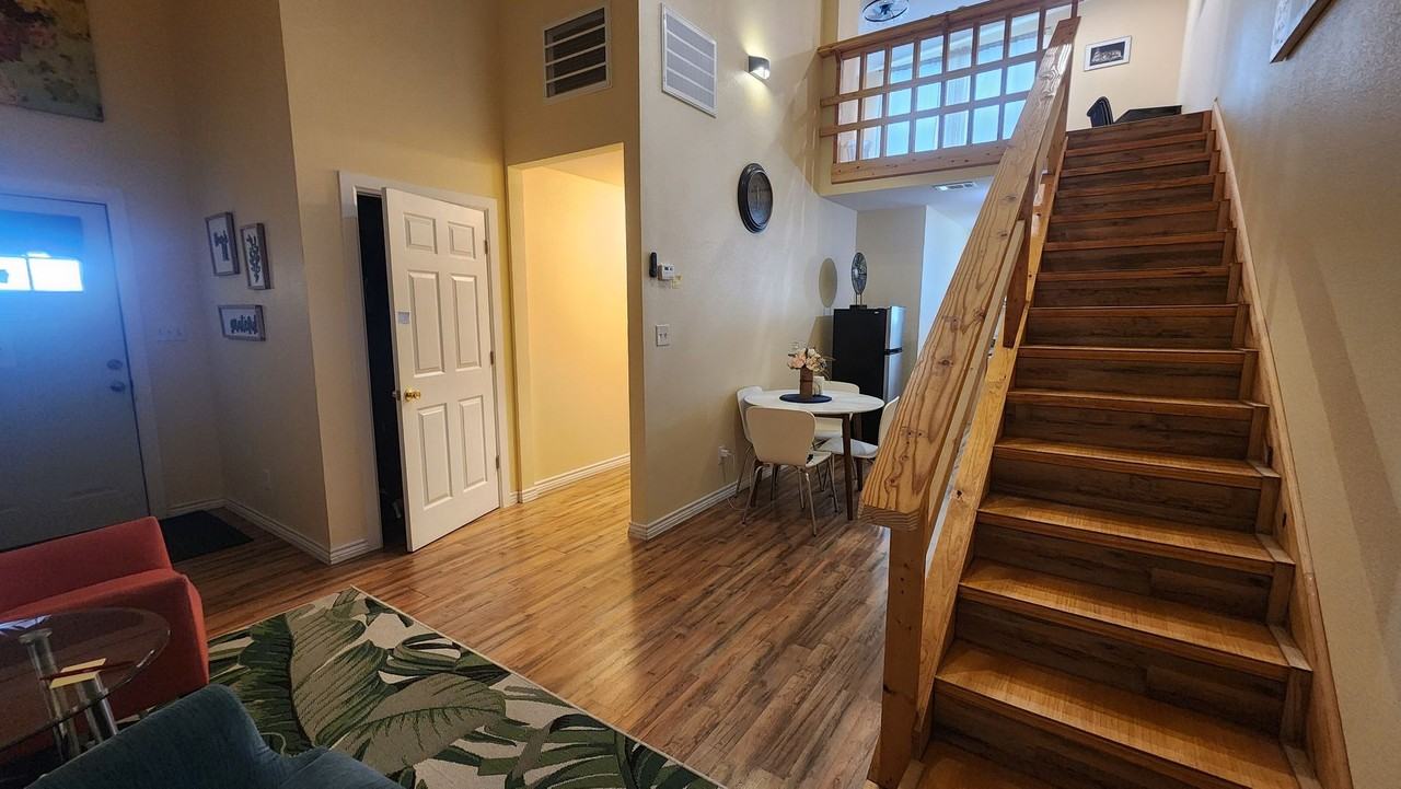 215 Shelley Ln - Photo 2 of 20