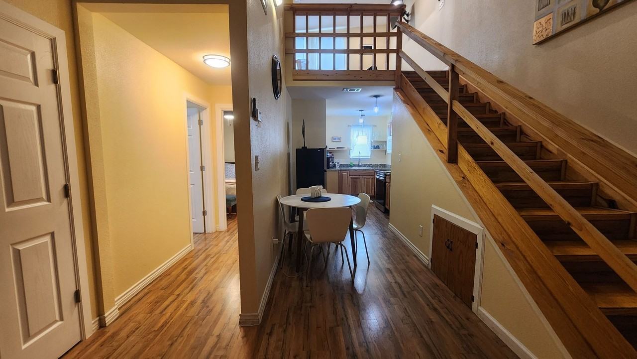 215 Shelley Ln - Photo 3 of 20