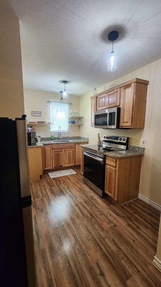 215 Shelley Ln - Photo 5 of 20