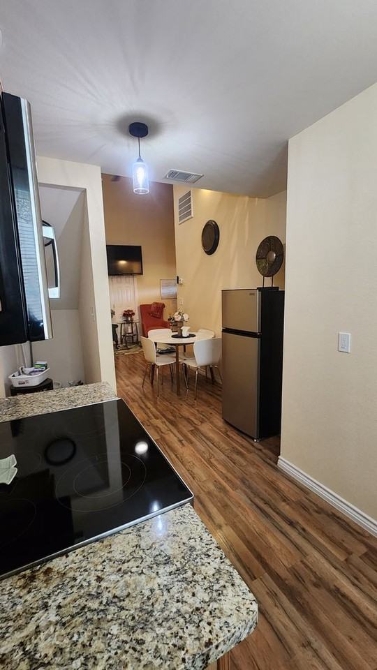 215 Shelley Ln - Photo 6 of 20