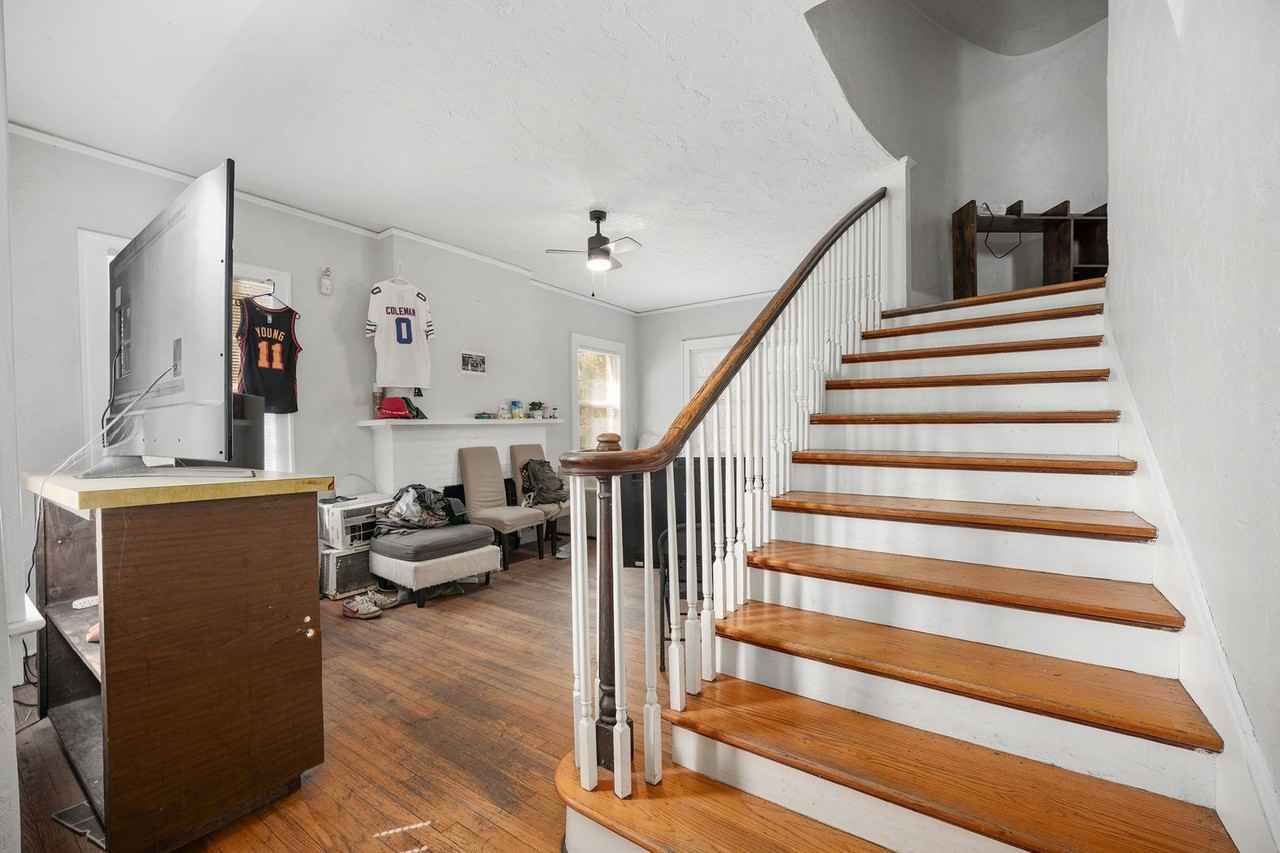 949 Sw 13th St - Photo 7 of 38