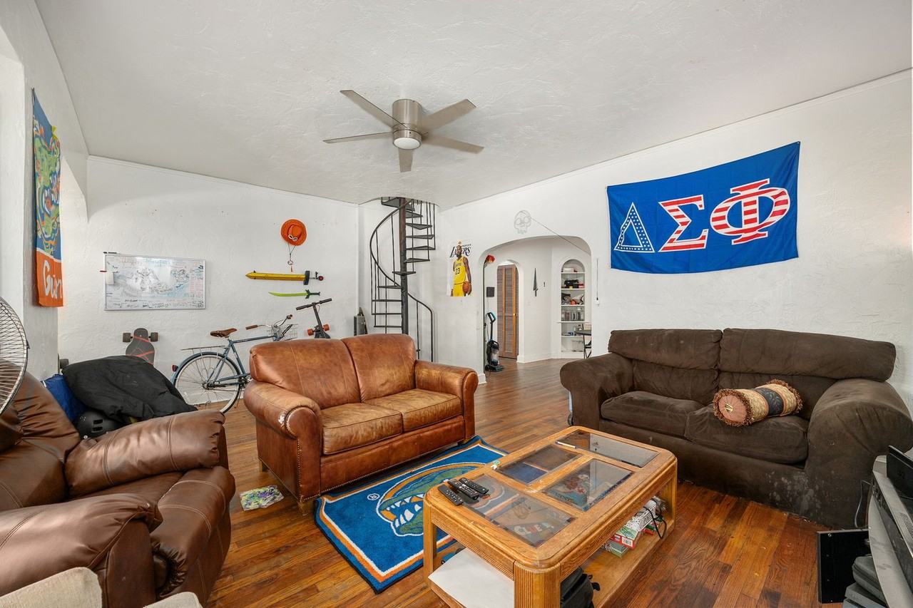 1254 Sw 9th Rd - Photo 3 of 50