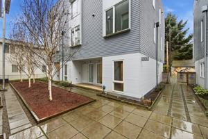 featured image of 833 S Cloverdale St #A